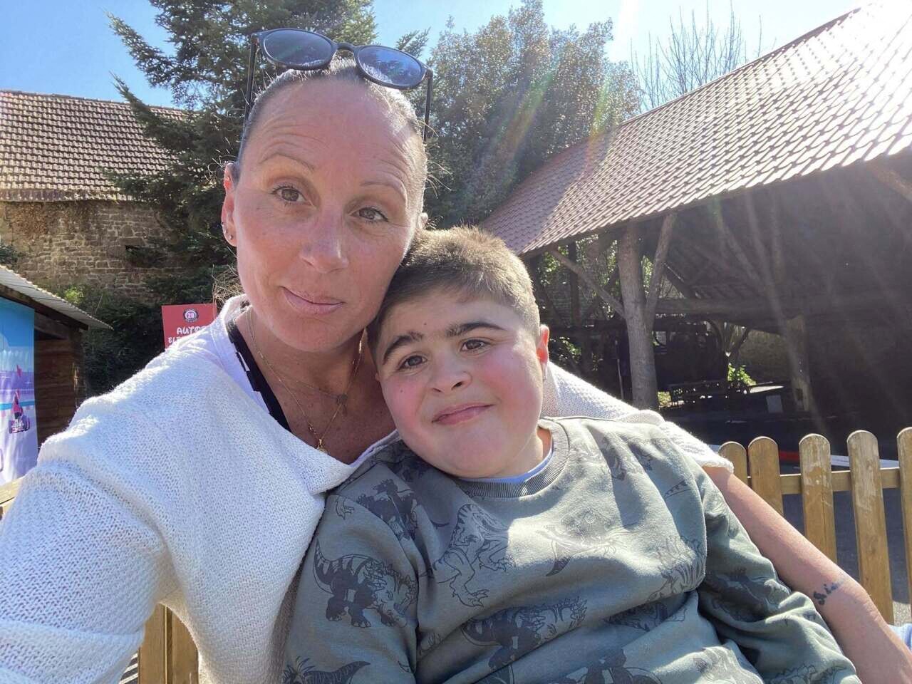Bastien, jeune garçon malade, bientôt privé de son médicament