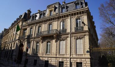 Crise France-Algérie : Alger expulse douze agents de l’ambassade de France