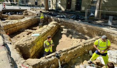 Une « fouille archéologique incroyable » en plein centre-ville avec 50 sarcophages découverts