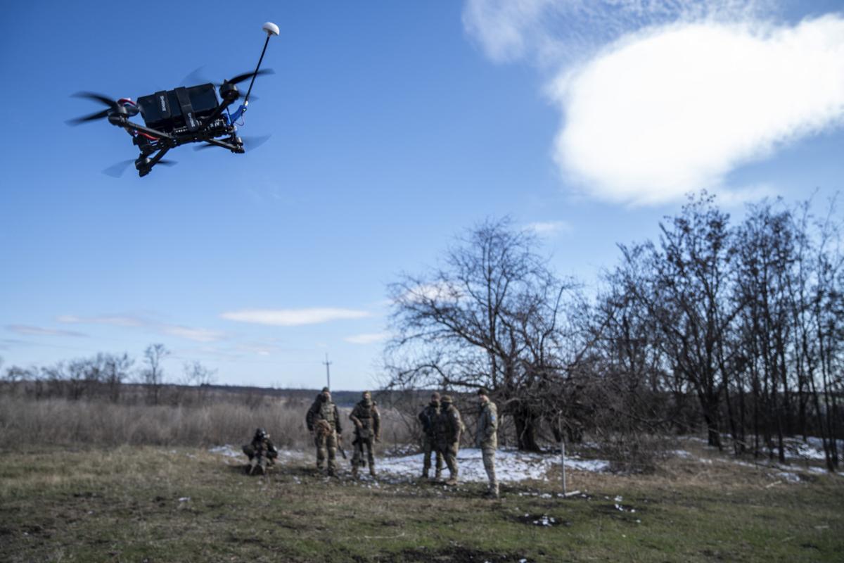 “Les Russes forment les fantassins au ball-trap pour qu’ils sachent abattre les drones”