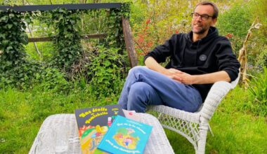Ivan Péault dédicace ses livres à La Belle aventure