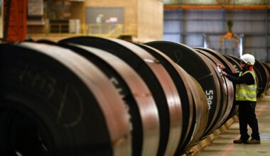 l’Europe suspend sa riposte, la Chine appelle au compromis