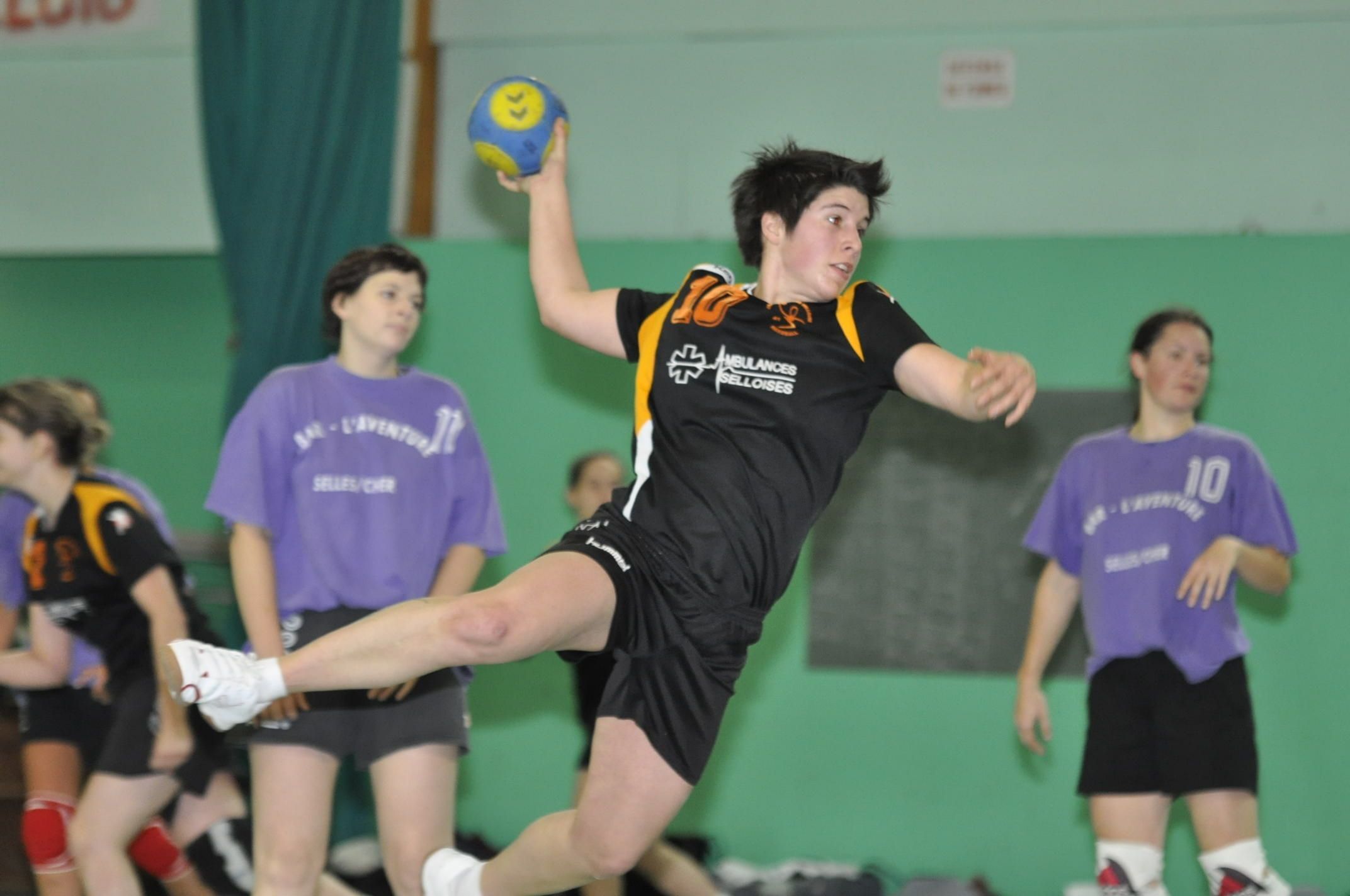 Faute de pouvoir faire du rugby, Manon Bigot a joué six ans au handball à Selles-sur-Cher.