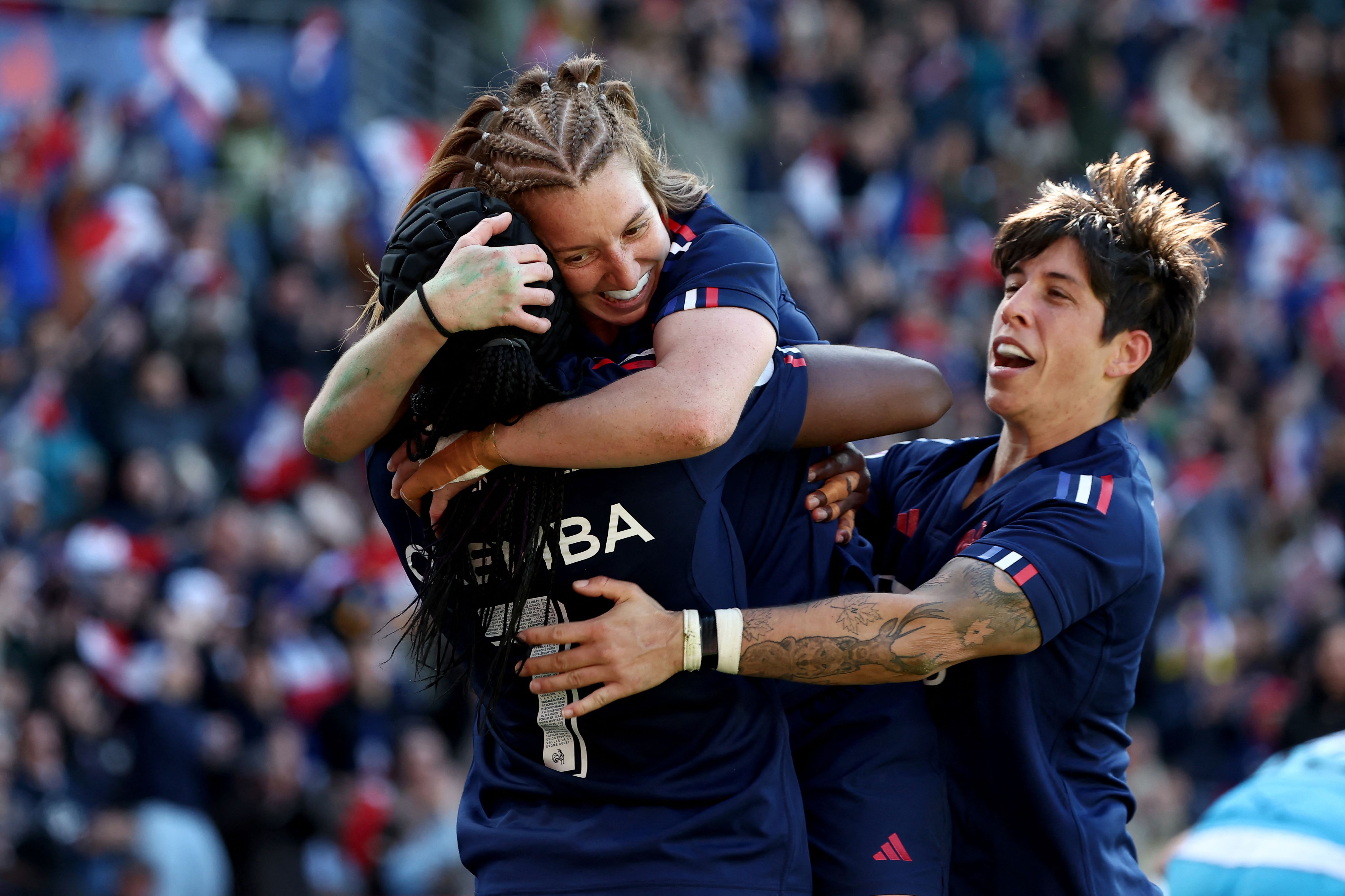 Les Bleues ont remporté leurs deux premières confrontations contre l’Irlande (15-27) et l’Écosse (38-15).