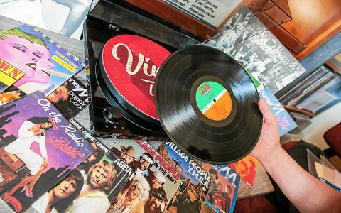 C’est la première fois que l’association Noz’n’Roll organise sa foire aux disques au gymnase Bécel.