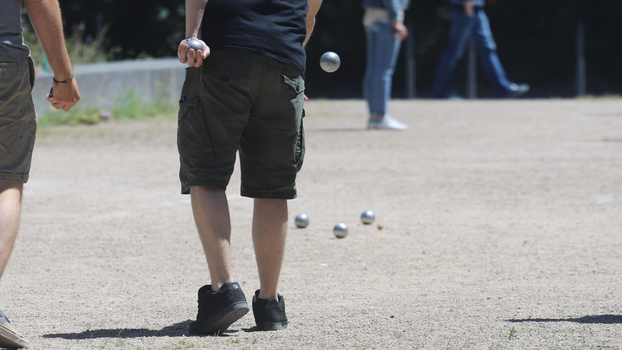 le tournoi de pétanque se termine dans le sang près de Lyon, trois gens du voyage interpellés