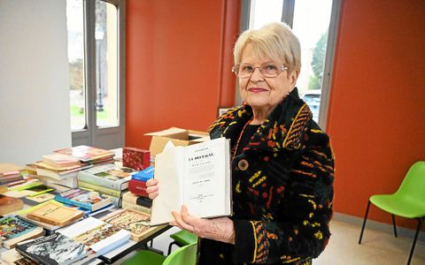 « Nous avons quelques livres rares comme celui du Chevalier de Fréminville, édité en 1837 », souligne Annie-Claude Ballini, présidente de l’Association des amis de Beauport.