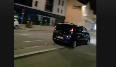 Malgré un pneu crevé et un Renault Espace, il entraîne les policiers dans une course-poursuite près de Lyon