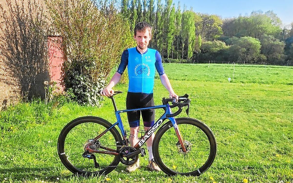 Dylan Le Fur va rallier à vélo Pluvigner depuis Chambéry, pour sensibiliser à la mucoviscidose