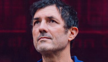 « Mes battements » est son premier roman. Albin de la Simone se livre avec autant d’élégance que dans sa musique