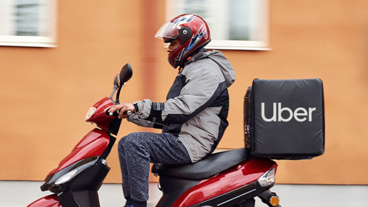 Uber Eats, Deliveroo… Les livraisons à scooter bientôt interdites avec la ZTL !
