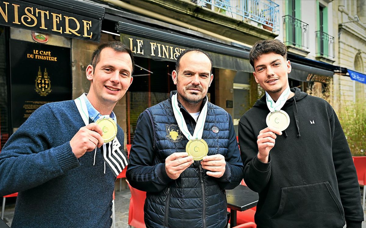 « C’est tellement grisant, on y prend goût ! » : ces trois serveurs du bar Le Finistère à Quimper ont bouclé le marathon de Paris