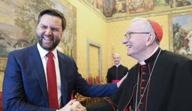 Le vice-président des États-Unis J.D. Vance a été reçu au Vatican, aucune rencontre avec le pape évoquée