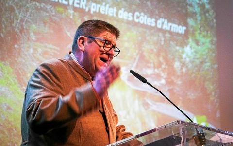 Willy Schraen s’oppose à la volonté de l’Union européenne de réglementer la présence du plomb dans la chasse et de mettre fin à la chasse à la palombe à l’aide de filets.