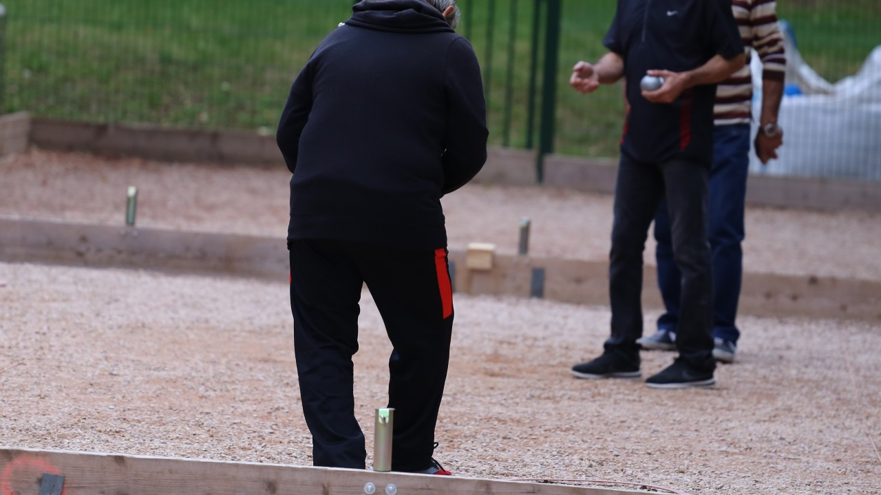 jusqu'à un an de prison pour le frère bagarreur