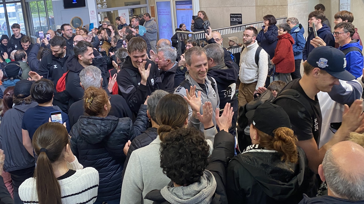 pour l’entraîneur de l’Alterna Stade Poitevin Dan Lewis, "les play-offs, c’est la guerre"