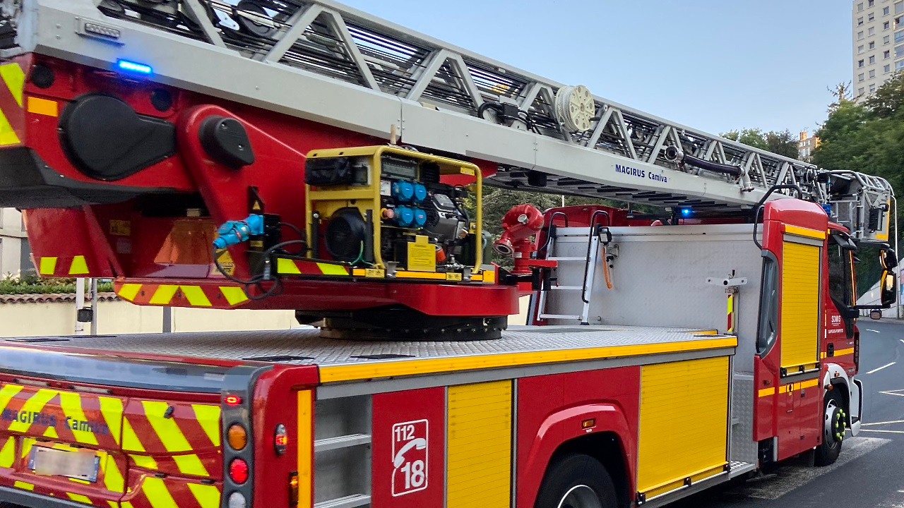un habitant d'Ecully brûlé au visage par l'explosion et l'incendie de sa maison