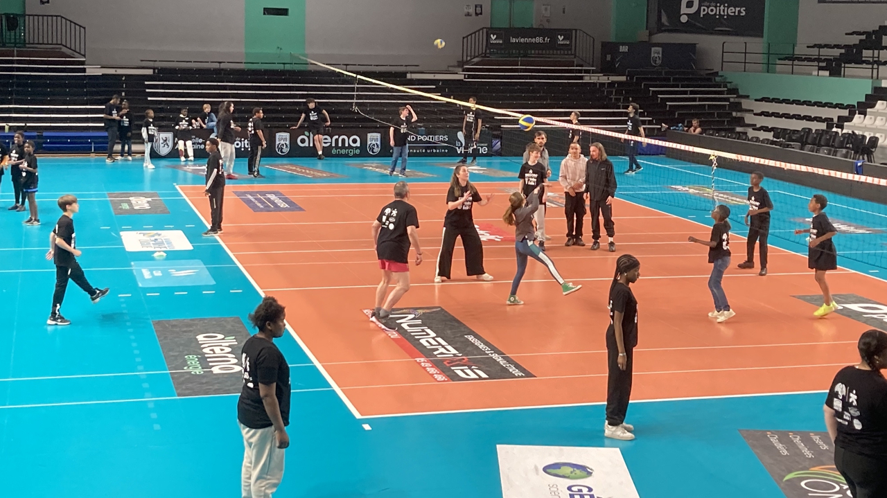 le volley et les jeunes, c’est de la balle