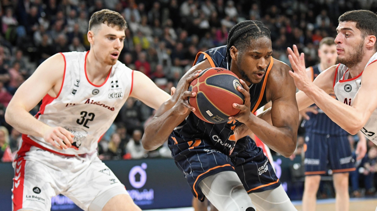 le Poitiers Basket 86 privé de Jahvon Blair et John Ojiako contre Hyères-Toulon