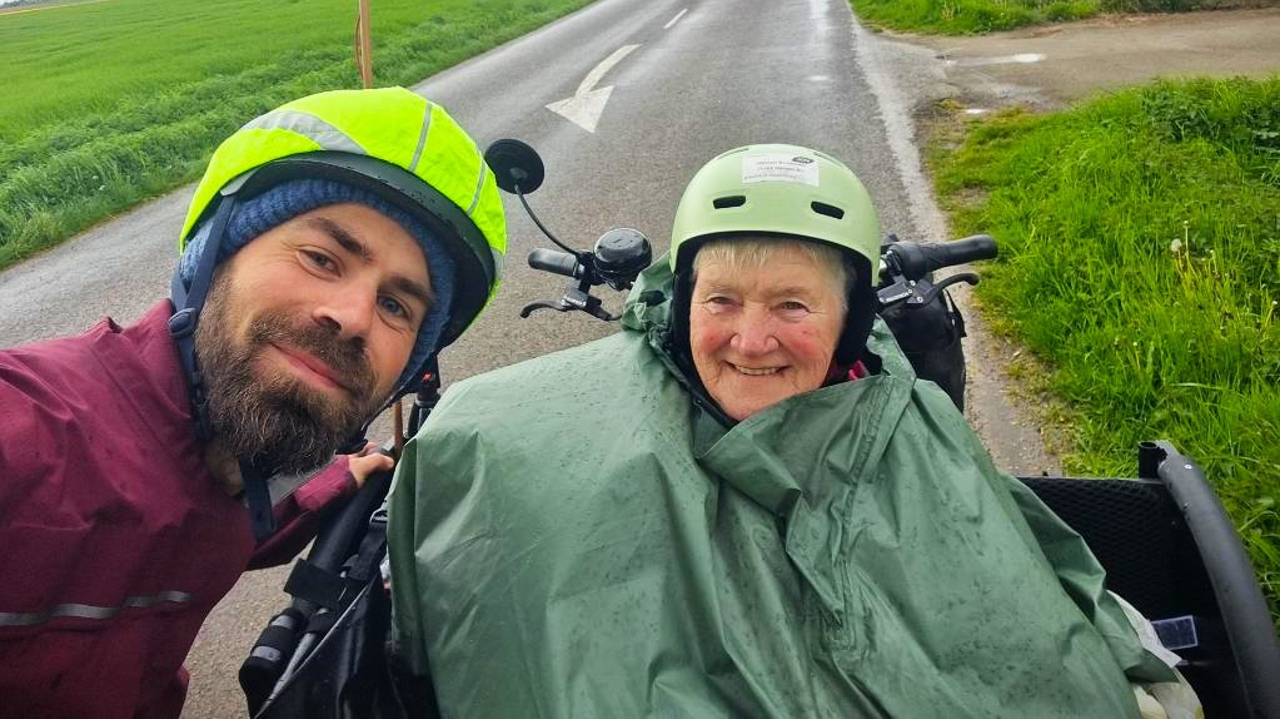 déjà cinq jours à vélo calèche pour Baptiste et Danielle