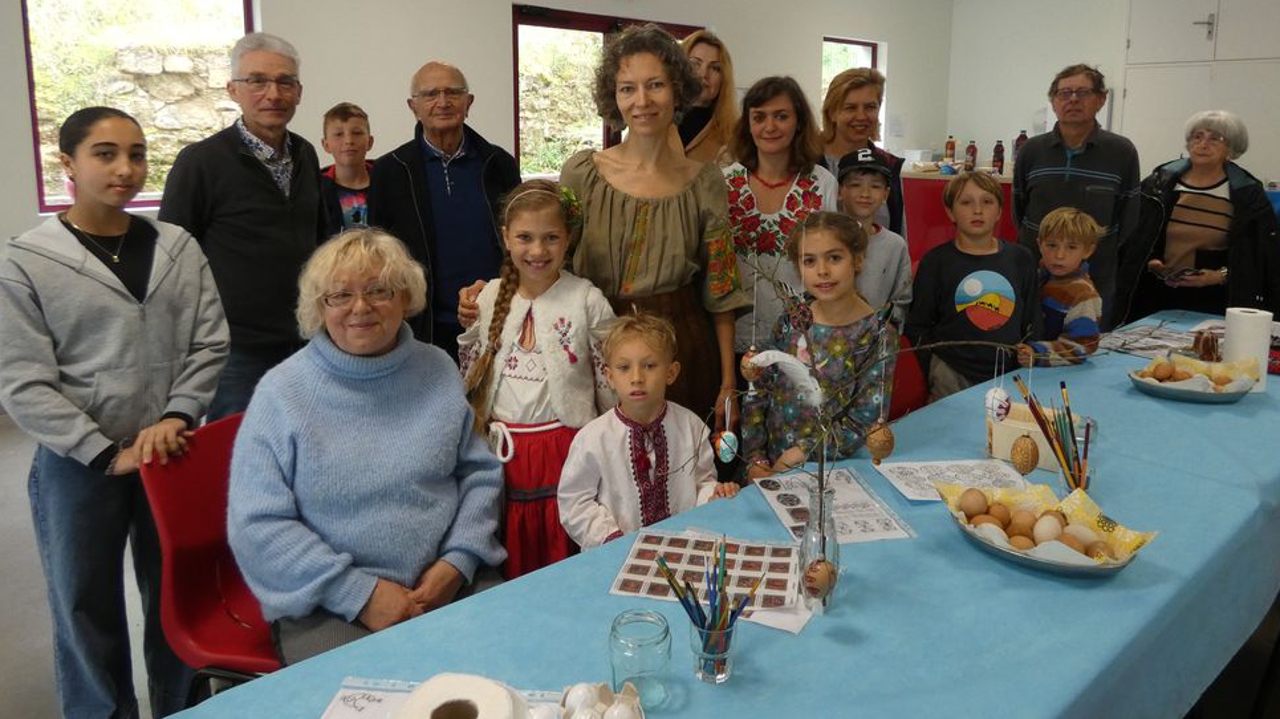 À Benet, l’art de l’œuf Pyssanka avec les Ukrainiennes Olena et Alina