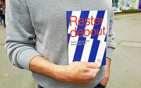 Dans son livre « Rester debout », Hervé Lory livre le récit de deux résistants, Maurice Pellan et Maurice Letonturier, arrêtés à Saint-Brieuc et déportés vers des camps en Allemagne, pendant la Seconde Guerre mondiale.