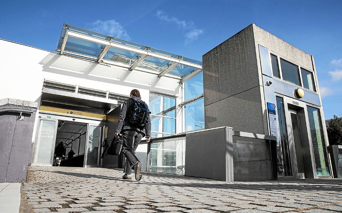 À Rennes, il frappe une fillette de 8 ans dans le métro puis mord un agent du STAR