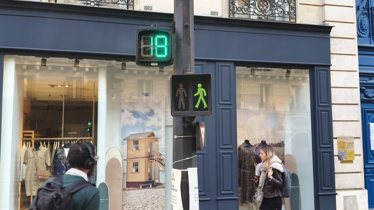Paris expérimente un compte à rebours au passage piéton, un effet « pas mirobolant »