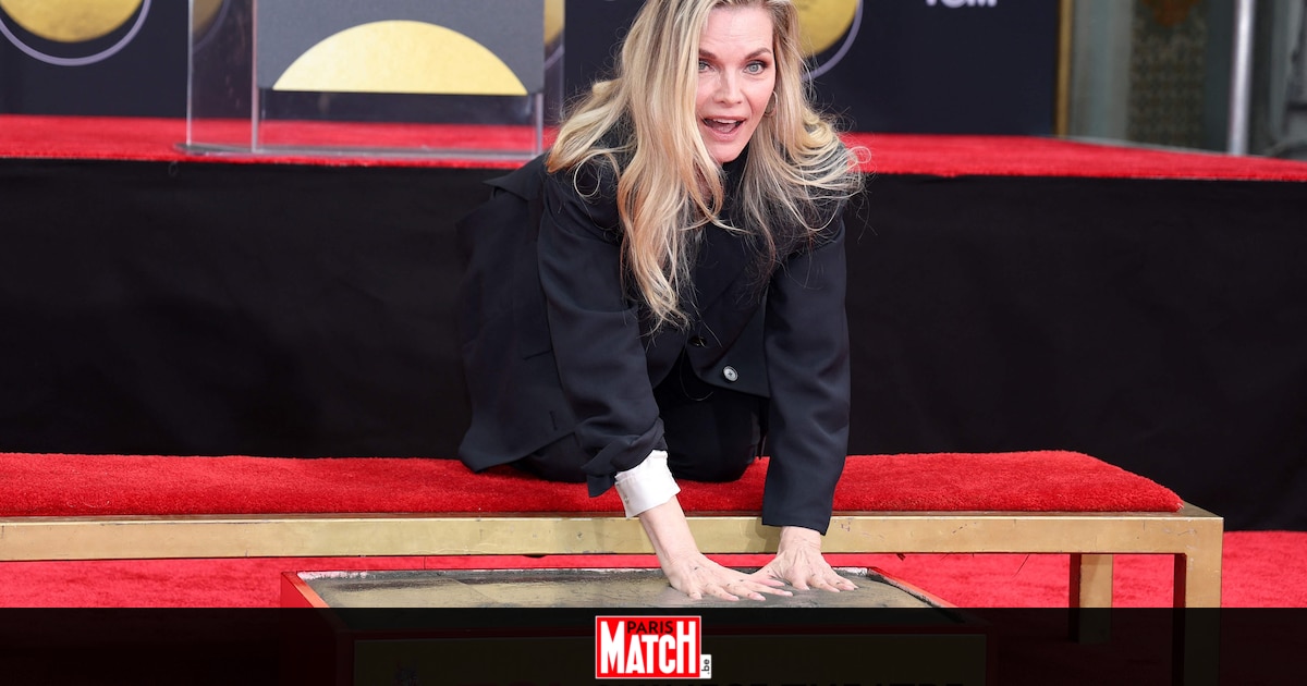 L'actrice Michelle Pfeiffer laisse son empreinte à Hollywood : "C'est un rêve devenu réalité" (VIDÉO)