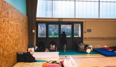 Une centaine de migrants qui occupaient un gymnase expulsés