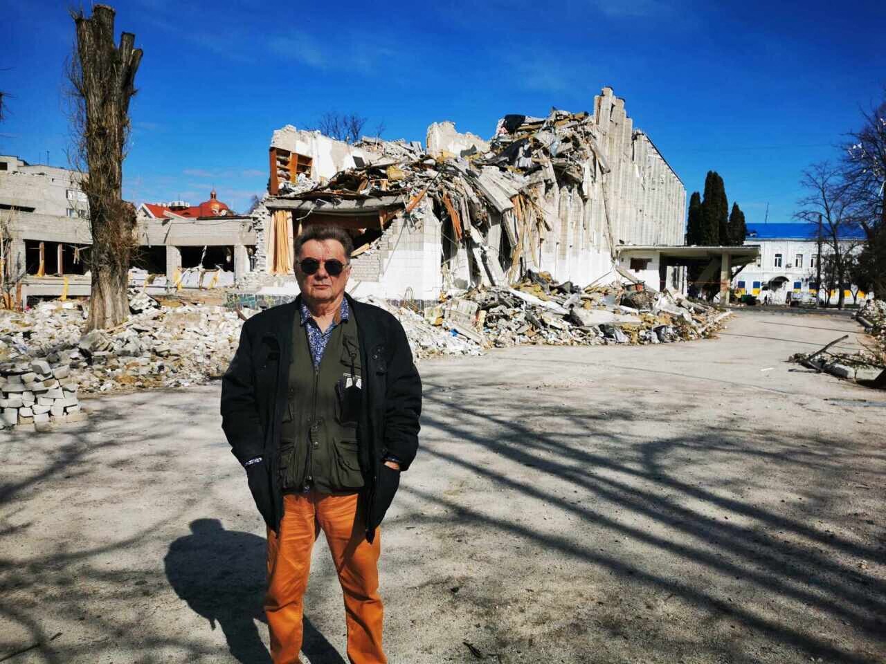 De "retour d'Ukraine", son film documentaire sur la guerre projeté dans ce village du Calvados