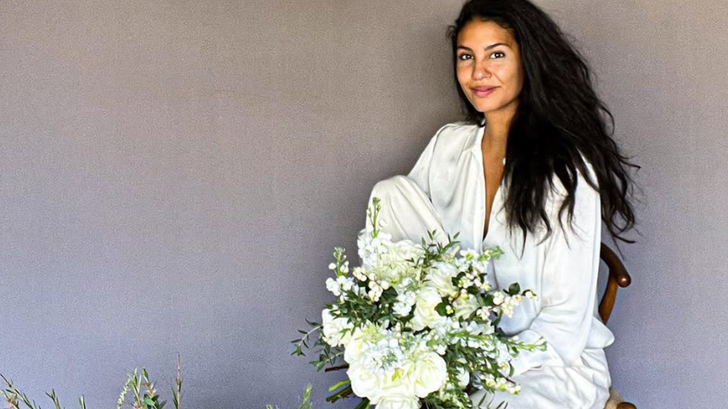 L’ancienne mannequin et Miss France 2009 Chloé Mortaud a lancé son propre atelier à Los Angeles, où ses créations sont prisées par de grandes marques comme Sézane, Detox Market ou Marco Bicego.