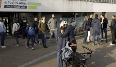 EN DIRECT - Attaque au couteau à Nantes : l’état de santé de l’élève en urgence absolue s’est amélioré, selon le procureur – Libération