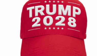 Des casquettes et T-shirts «Trump 2028» en vente sur la boutique en ligne de Donald Trump