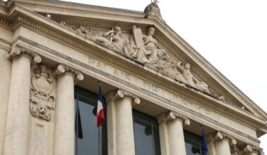 Quinze suspects bientôt jugés pour le vol d’un millier de voitures en reprogrammant des clés
