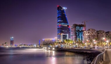 Depuis avril 2025, l’Arabie saoudite rembourse la TVA des touristes étrangers. @depositphotos/Osama64