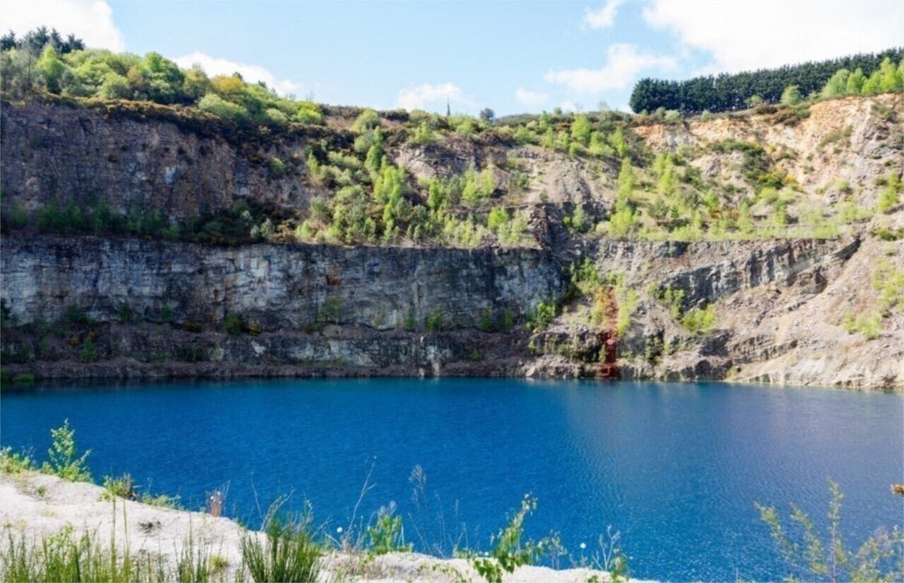 un jeune de 15 ans meurt après une chute de 40 mètres