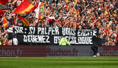 "Si palper vous excite, devenez gynécologue", la banderole des supporters lensois après des fouilles abusives lors du derby à Lille