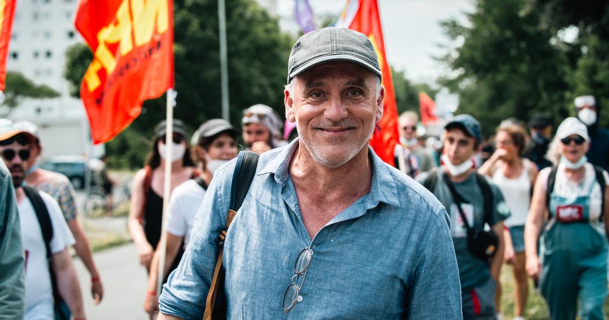 Philippe Poutou ouvre une librairie à Bordeaux et se retirera bientôt de la politique