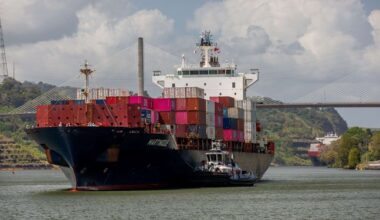 Trump ne veut plus que les navires américains passent à la caisse aux canaux de Panama et de Suez