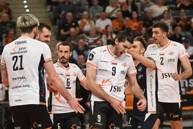 Benjamin Toniutti et Timothée Carle remportent la Coupe de Pologne avec Jastrzebski