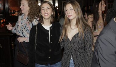 La fille de Sofia Coppola, clone de sa mère dans une vidéo TikTok