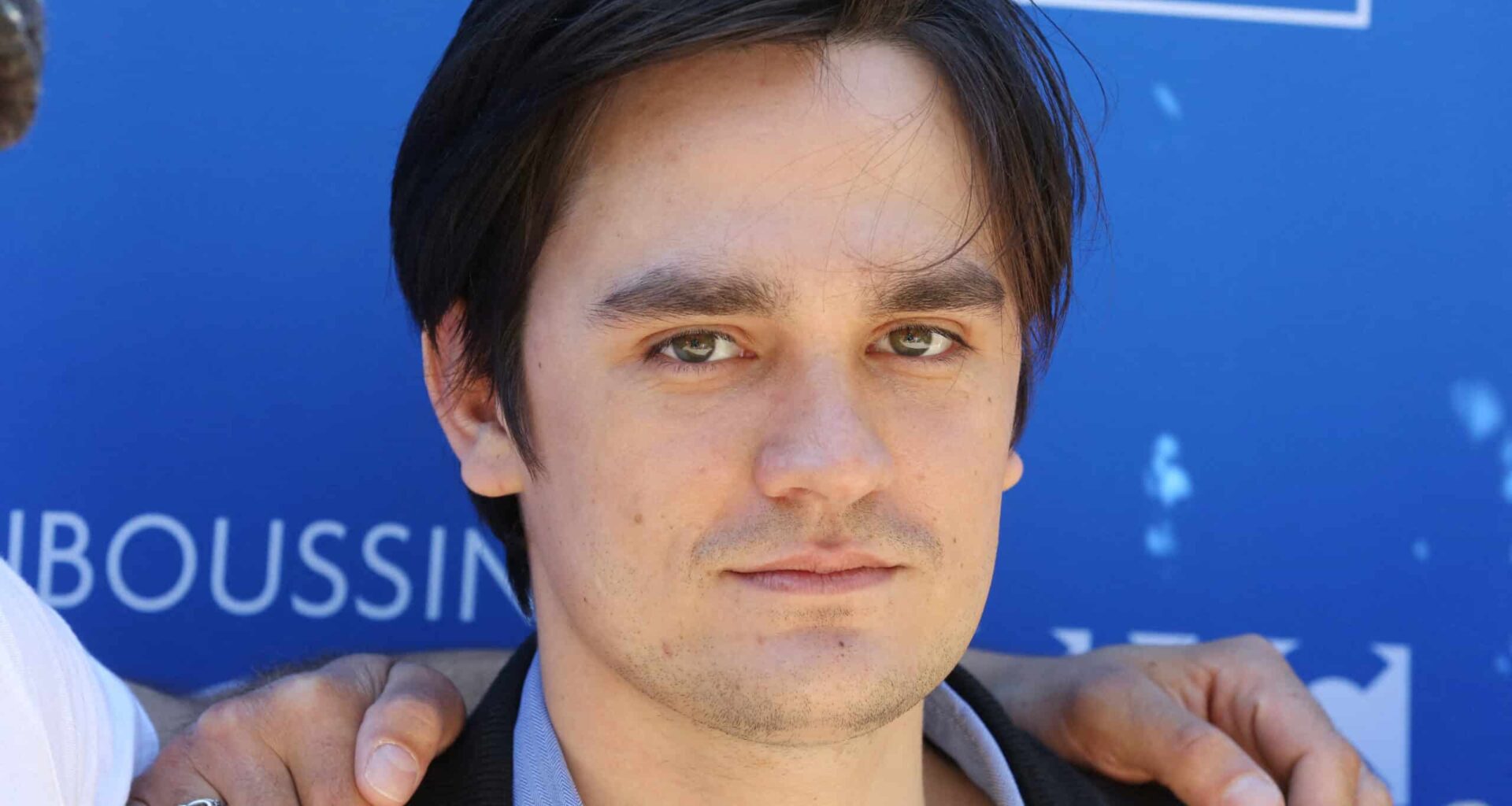 Alain Fabien Delon annonce la naissance de sa fille : son prénom inattendu laisse tout le monde sans voix