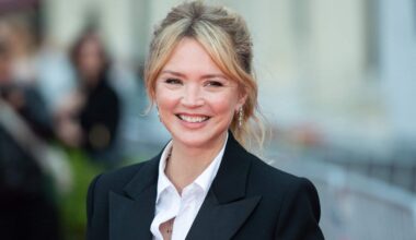 Virginie Efira ironise sur ses 10 ans de plus que son homme : « je ne suis pas centenaire, t’es gentil »