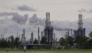 La chute des prix du pétrole met à l'épreuve la stratégie de la Maison Blanche
