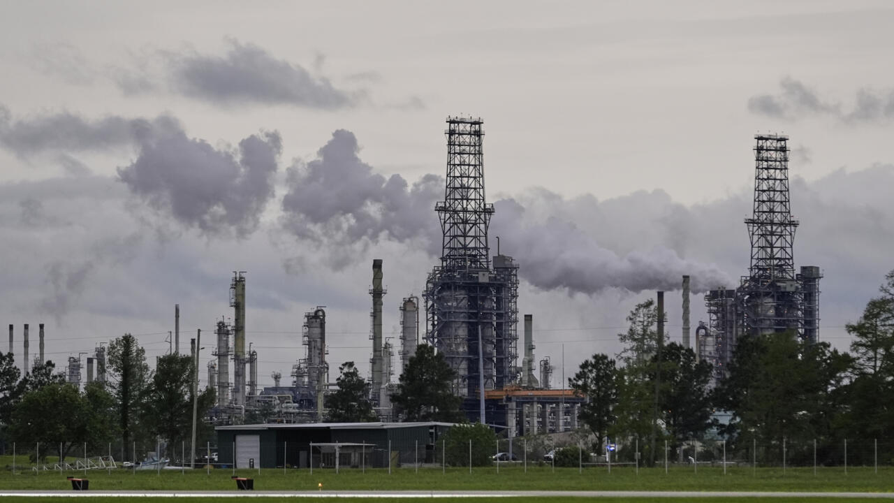 La chute des prix du pétrole met à l'épreuve la stratégie de la Maison Blanche