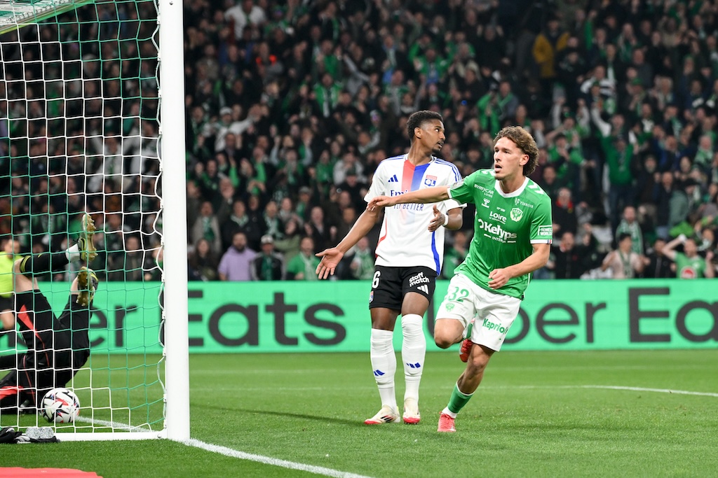 32 Lucas STASSIN (asse) during the Ligue 1 MCDonald's match between Saint Etienne and Lyon on April 20, 2025 at Stade Geoffroy-Guichard in Saint-Etienne, France. (Photo by Christophe Saidi/FEP/Icon Sport) - Photo by Icon Sport Ligue 2