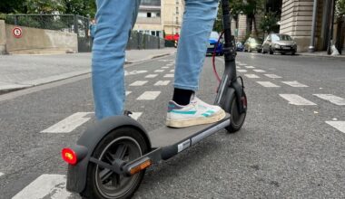 Refus d’obtempérer à Paris : un homme entre la vie et la mort après une course-poursuite à trottinette