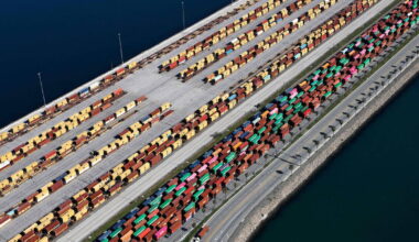 Guerre commerciale : les produits du monde entier visés dès ce samedi par une surtaxe de 10% à l’entrée des Etats-Unis - Libération
