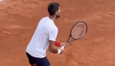 Vidéos, ATP > Tiens, revoilà Novak Djokovic !
